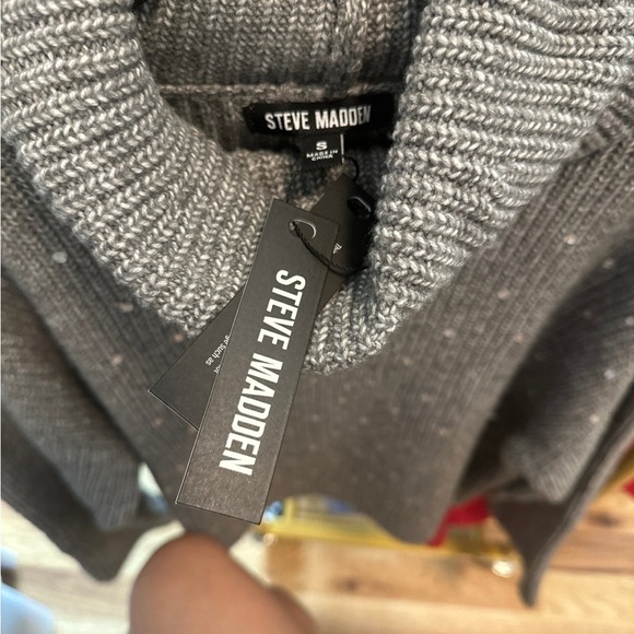 Steve Madden Gray Astro Crystal turtleneck size small - NWT Retail $119 - Picture 5 of 6